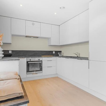 New! Huge Modern Apartment! Fit For Two Families! 卑爾根 外观 照片