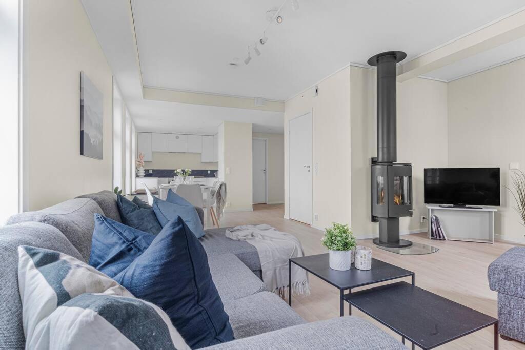 New! Huge Modern Apartment! Fit For Two Families! 卑爾根 外观 照片